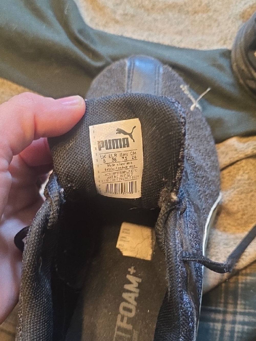 Puma Black Womens Running Sneakers with White Formstrip Worn Once Like New - Picture 3 of 3
